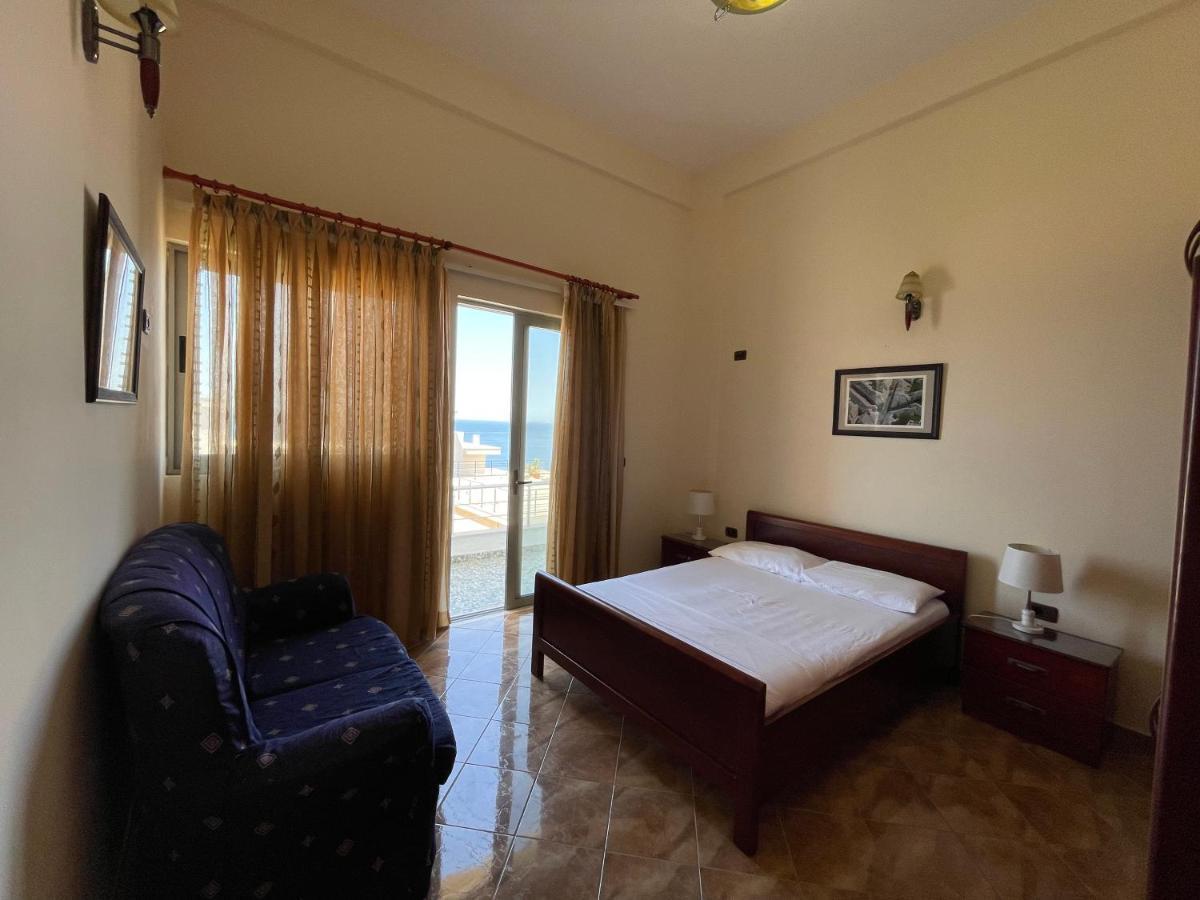The First Hotel Saranda Luaran gambar